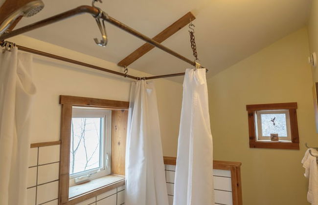 Downtown Whitehorse - Treehouse - Photo 18