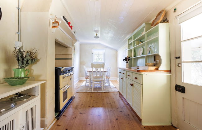 Wollaston House by the BnB Collection - Photo 35