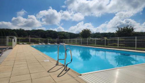 Villa in Les Forges with Golf & Pool Access - Foto 2