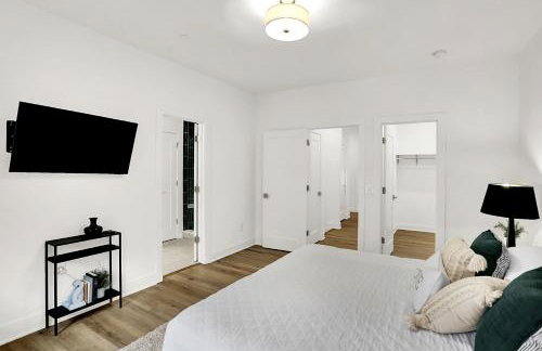 Luxury Townhouse with Fireplace Rooftop Deck Close to Downtown-Family Friendly - Foto 31