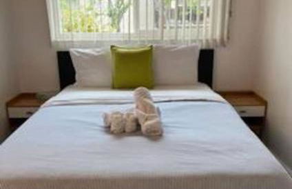 New 2BR Home w Parking Laundry in 580-80 - Foto 7