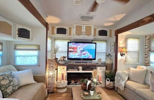 1 Large Bedroom Outdoor Patio - Photo 18