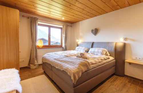 BERGSUCHT-Ruhpolding, Traumlage am sonnigen Südhang, kostenlose Parkplätze, schnelles WLAN, ruhige Sackgasse, NETFLIX inklusive - Foto 23