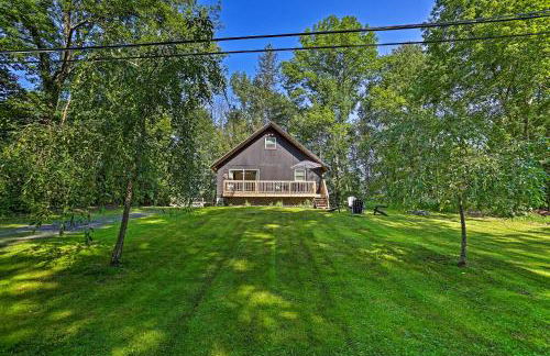 Deck and Gas Grill Modern East Stroudsburg Home! - Foto 25