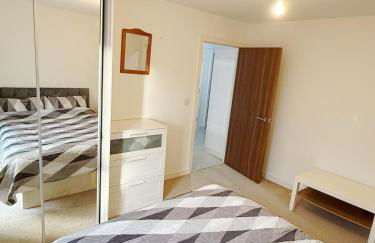 Modern 1 Bedroom Ensuite Huge Open Plan Living with Balcony 2 Bathroom - Foto 3