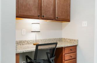 Luxury 3BR3BA TWO KING BEDS Fast WiFi, Free Parking, 5mins-Liberty University & Airport LYH great for Families, Business Travel or Weddings guest - Foto 10