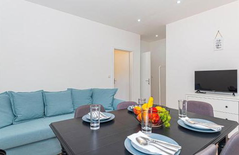 Nice Apartment In Danilo With Wifi - Photo 3