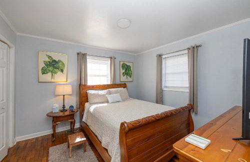 Private Hot Tub & Swing, Vintage Nintendo with Large Parking & EV ready - Foto 6