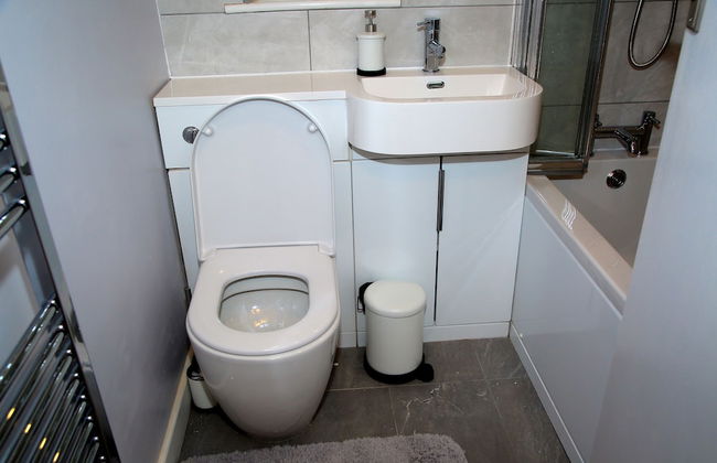 A Modern, Comfy Newly Remodeled 2bd House - Photo 11