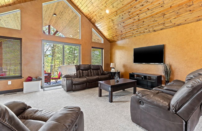 Larkspur Hills 5 BR Villa with Hot Tub - Photo 10