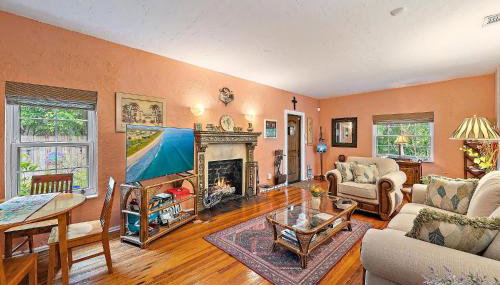 Casa De Marita - Backyard Bliss with Pool in Historic Sunshine Park - Foto 4