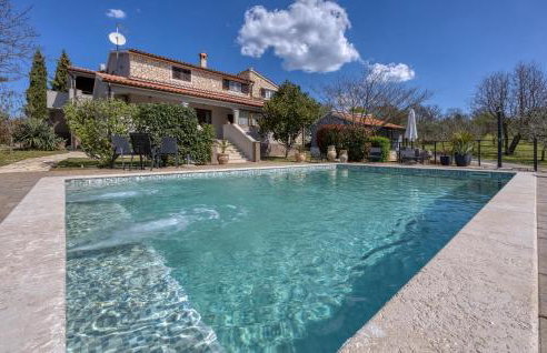 Cozy Apartment In Pilkovici With Wifi - Photo 18