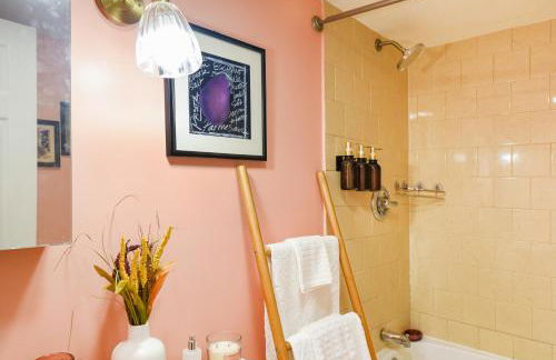 7even Clouds Éclair- Cozy basement nest near NE DC - Foto 27