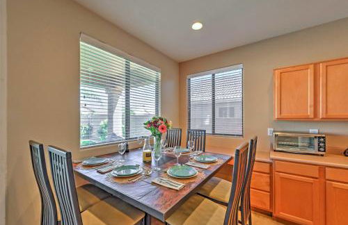 Inviting Surprise Home with Private Pool Near Golf! - Foto 9