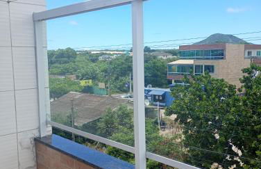 Terraço Familiar , 2 quartos com ar condicionado, 2 banheiros, churrasqueira a carvão , wi-fi, vaga para 2 carros suporta até 7 pessoas - Foto 25