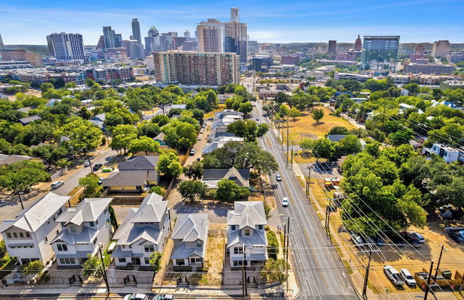 Walk to Restaurants & Entertainment on East Side - Foto 1