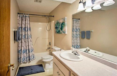 Suburban Gem with Deck 5 Mi from Dtwn Rochester! - Foto 16