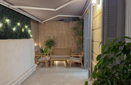 Central Studio - Bright & Modern - Private Terrace - AirCon - Near Train & Beach - Foto 17
