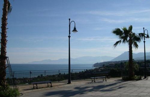 AltaMil Apartments - Photo 2