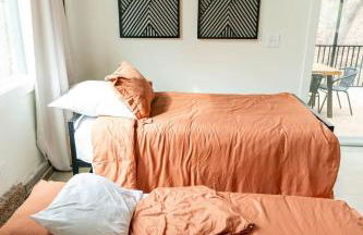 Adventure Barn - On HGTV Fixer to Fab -Access MTB - Foto 11