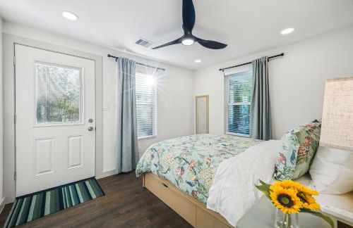 A Hoot's Nest-Lux Boutique Bungalow near Downtown! - Foto 24