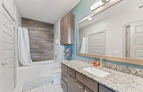 Modern & Chic 1BR Luxury Apts Close to Downtown & Airport - Photo 15