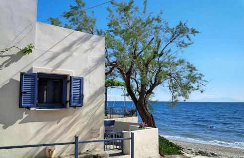 Floras Charming Waterfront Villa - Foto 1