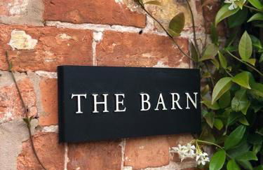 Luxury Barn with Hot Tub, Spa Treatments, Private Dining - Photo 19