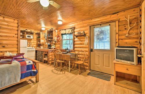 Cedar Falls Cabin Nestled by Honey Creek - Foto 4