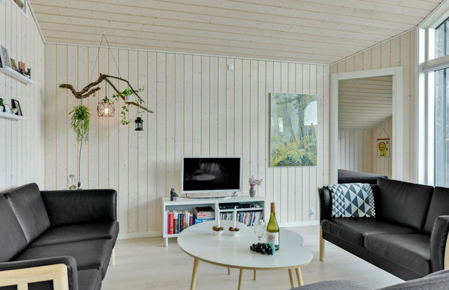 "Sighfrith" - 150m from the sea - Photo 26