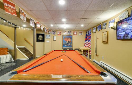 Secluded Cabin, Jacuzzi, Pool Table, King Bed & Fire Pit - Photo 11