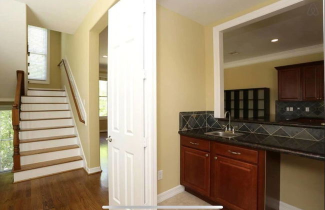 4 Story Rooftop - Executive Corporate Housing - Photo 20