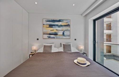 2-Bedroom Beachside Apartment with Pool & Parking - Foto 17