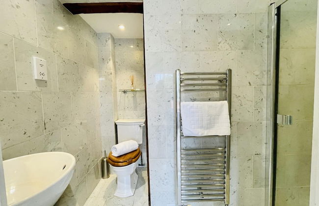 Dolls House - Luxury Townhouse - From 400 Per Night - Photo 63