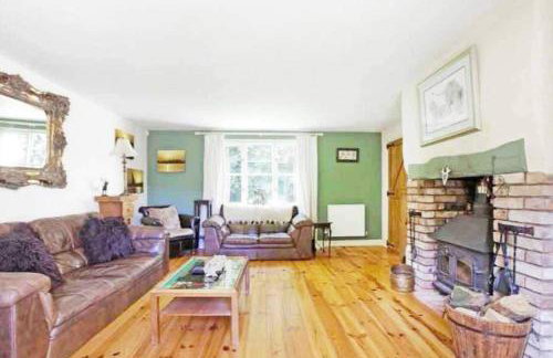 5-Bed Home - Sleeps 12 Pool Garden & Play Area - Foto 3