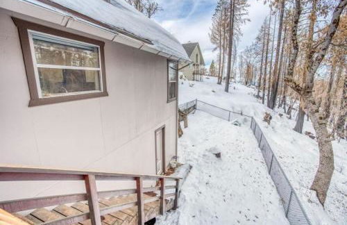 Creekside Cabin - Pup-Friendly with AC - Foto 49