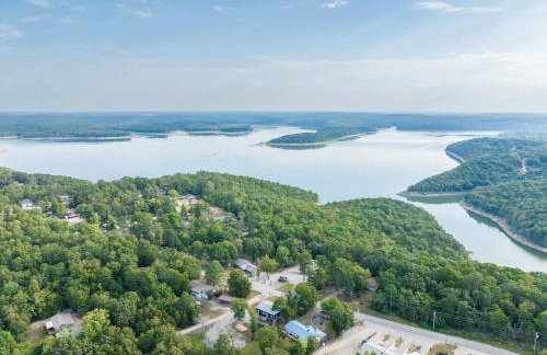 3BR House By Lake with BBQ Fire Pit & EV Charger - Foto 4