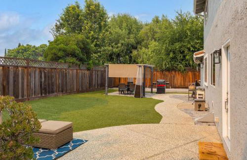 Spacious 5BR San Jose Home w Parking & Backyard - Foto 23