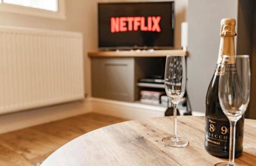 Charming Cottage close to Chester Garden Parking - Photo 4