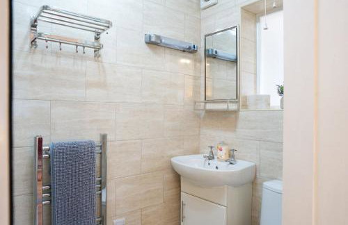 Athelas, self catering cottage - Photo 21