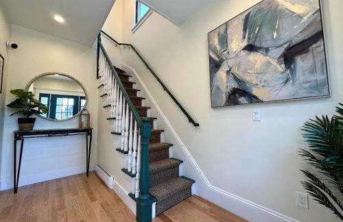 Epic Downtown Newport 6BR Whole House w Parking - Foto 26