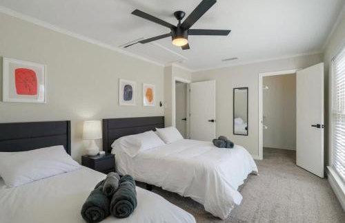 Perfect Getaway Home w Pool Jacuzzi Cinema Room - Foto 24