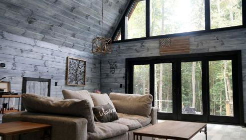 Romantic Escapes in this Stunning A-Frame in North Carolina with Access to a Private Hot Tub and Fire Pit - Foto 2