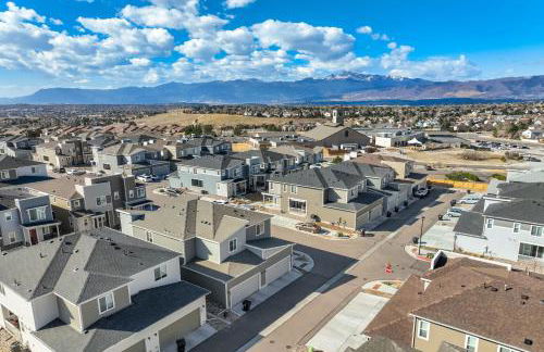 New Briargate Townhome - Mtn Views - Garage - Foto 30