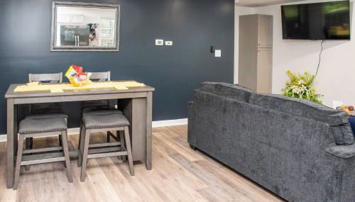 Home with Hot Tub, Playset and Grills in Clarksville! - Foto 5