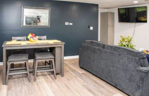 Home with Hot Tub, Playset and Grills in Clarksville! - Foto 5