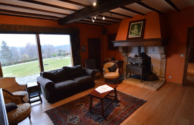 Hillside Retreat With Pond - Photo 11