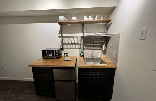 Dt 1bed 1bath Cozy Suite 8 Min Walk To Arena - Photo 11