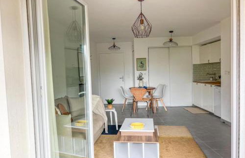 Confortable T2 pour 4 voyageurs, parking privé et terrasse - Foto 3