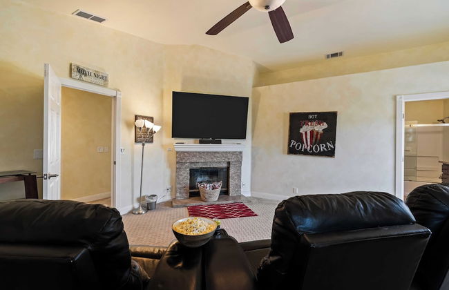 Chardonnay Charm by Avantstay Luxe Group Retreat w/ Pool Mins to Wineries - Foto 17